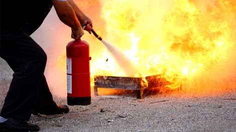 Brandschutzhelfer Brandschutzhelfer Ausbildung Evakuierungshelfer Ausbildung Brandschutzhelfer Brandschutzhelfer Aufgaben Feuerlöschübung